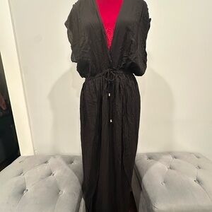 Elan Classic Black Apparel